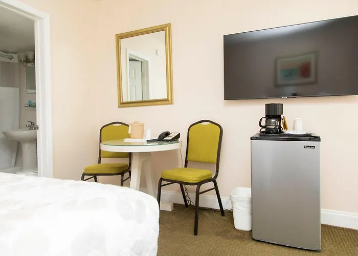 Beach Place Hotel